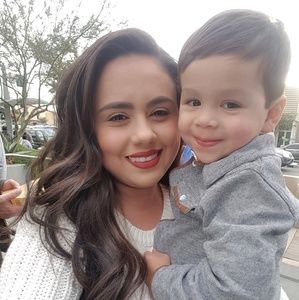 Meet your Posher, Alejandra